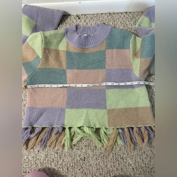 Storia Purple and Green Crew Neck Sweater Geometric Design with fringe size M - Picture 7 of 7